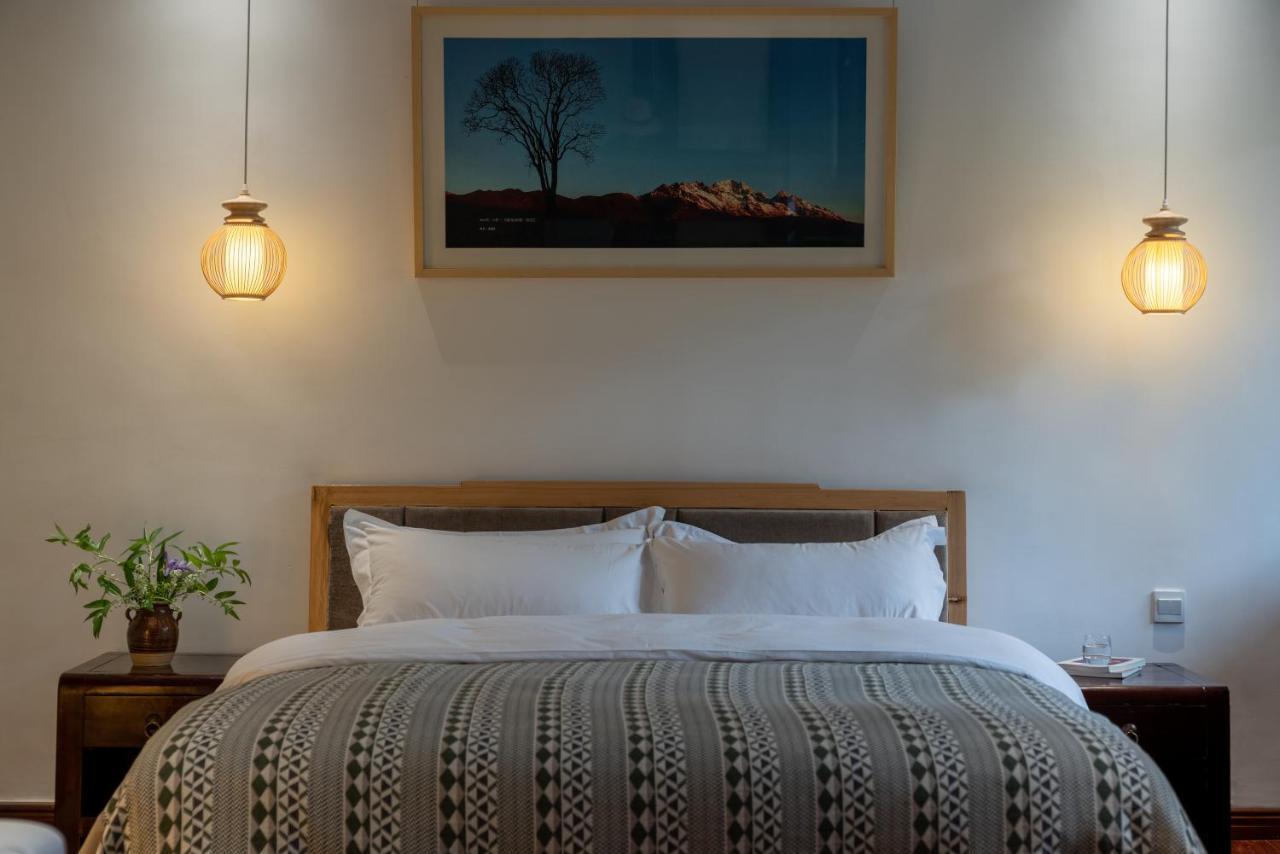 Jun Bo Xuan Boutique Hotel Лицзян Экстерьер фото