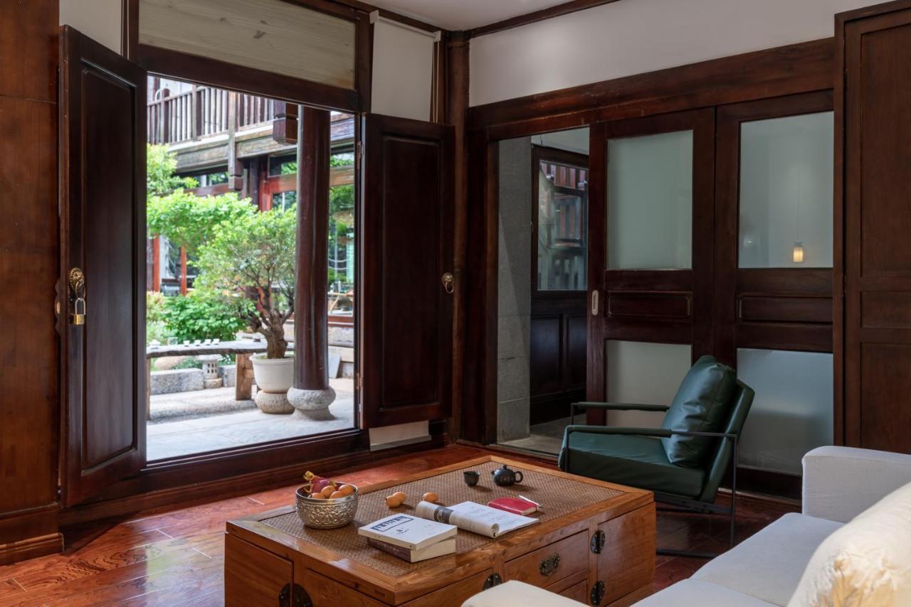 Jun Bo Xuan Boutique Hotel Лицзян Экстерьер фото