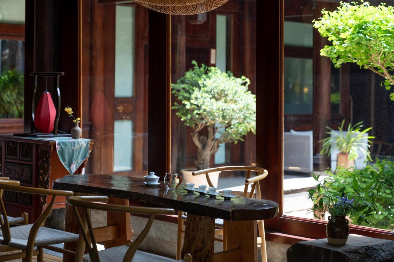 Jun Bo Xuan Boutique Hotel Лицзян Экстерьер фото