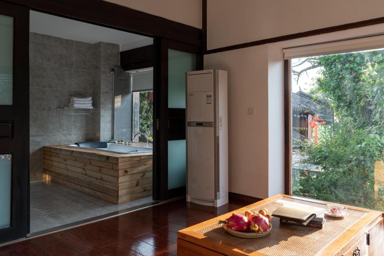 Jun Bo Xuan Boutique Hotel Лицзян Экстерьер фото